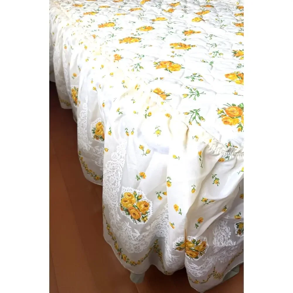 Vtg Twin Ruffled Quilted White Coverlet Yellow Orange Rose Cottagecore Bedspread